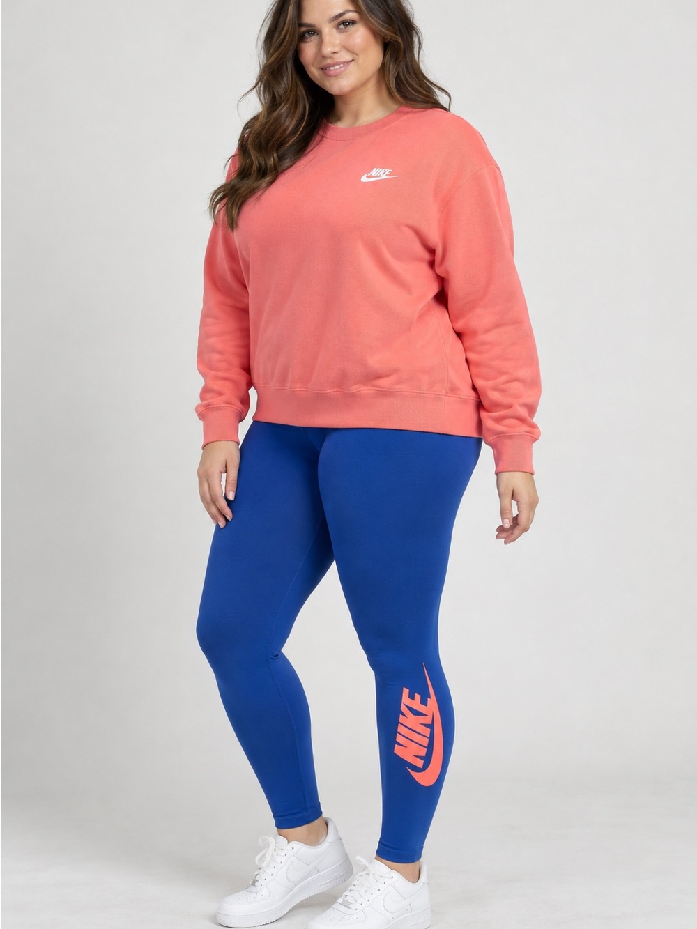 Nike women’s XL Blue Leggings with coral crewneck outfit